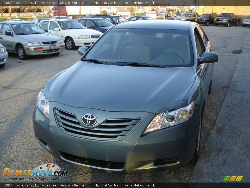2007 Toyota Camry LE Aloe Green Metallic / Bisque Photo #2