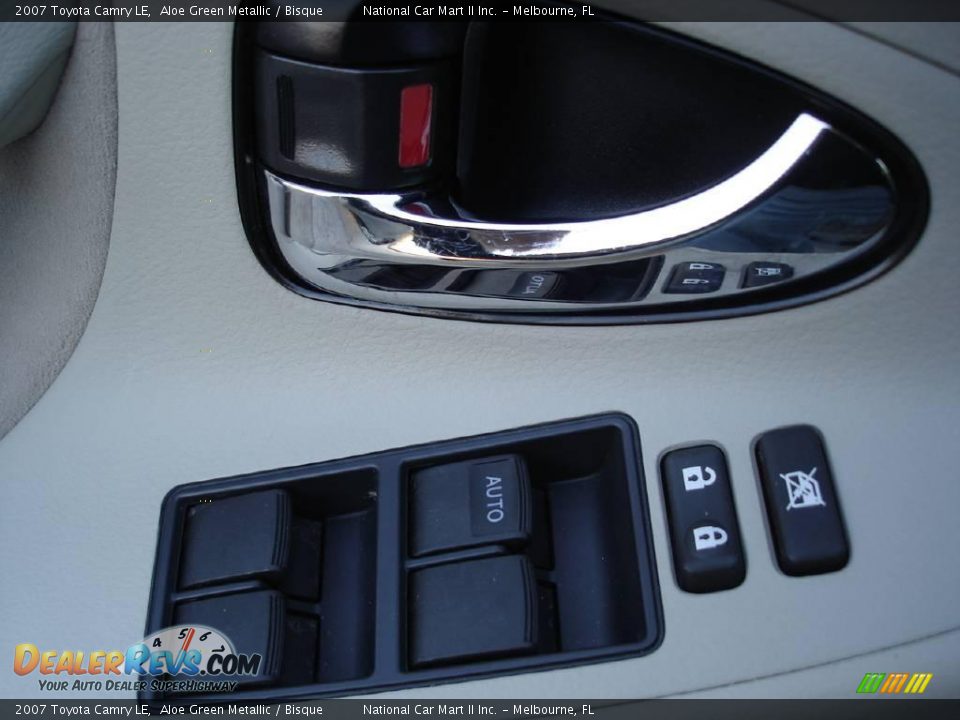 2007 Toyota Camry LE Aloe Green Metallic / Bisque Photo #17