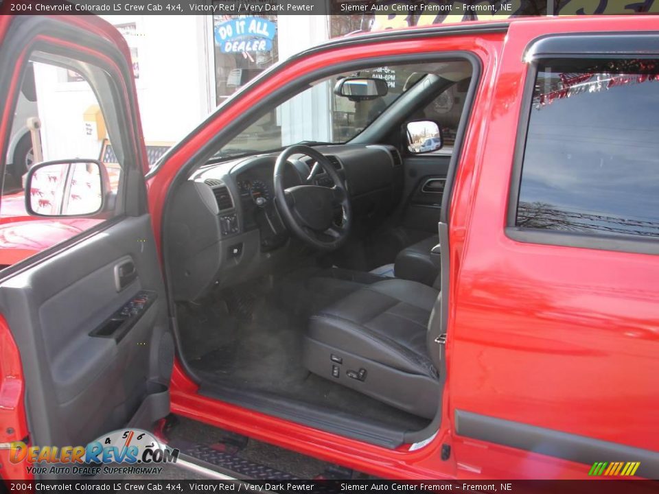 2004 Chevrolet Colorado LS Crew Cab 4x4 Victory Red / Very Dark Pewter Photo #7