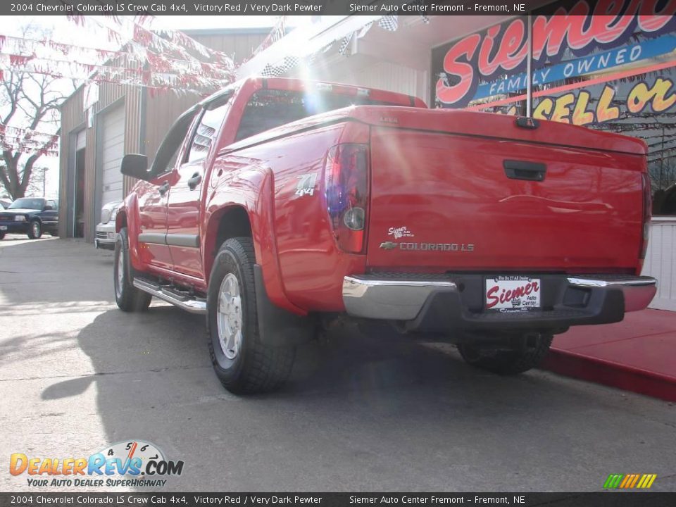 2004 Chevrolet Colorado LS Crew Cab 4x4 Victory Red / Very Dark Pewter Photo #18