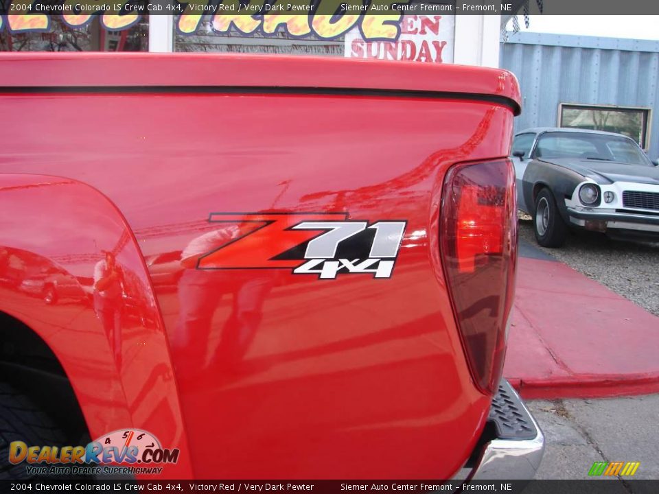 2004 Chevrolet Colorado LS Crew Cab 4x4 Victory Red / Very Dark Pewter Photo #20