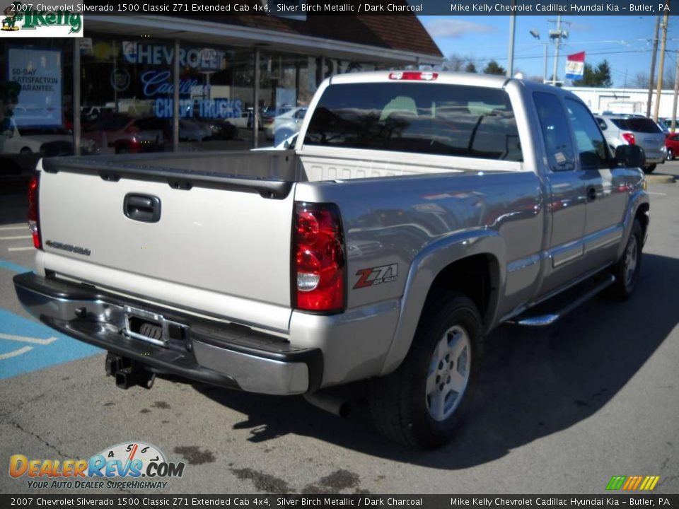 2007 Chevrolet Silverado 1500 Classic Z71 Extended Cab 4x4 Silver Birch Metallic / Dark Charcoal Photo #3