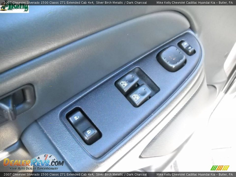 2007 Chevrolet Silverado 1500 Classic Z71 Extended Cab 4x4 Silver Birch Metallic / Dark Charcoal Photo #16