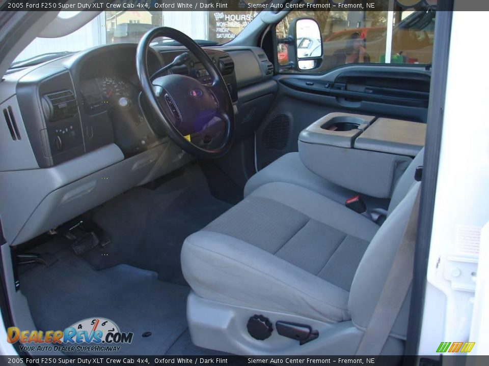 2005 Ford F250 Super Duty XLT Crew Cab 4x4 Oxford White / Dark Flint Photo #5