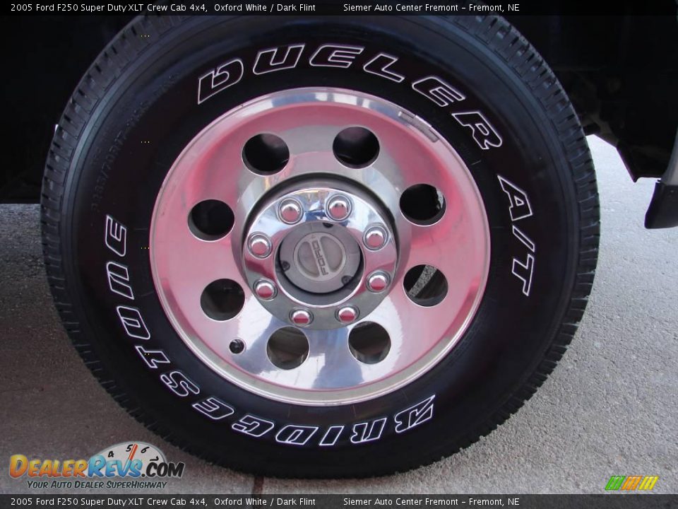 2005 Ford F250 Super Duty XLT Crew Cab 4x4 Oxford White / Dark Flint Photo #13
