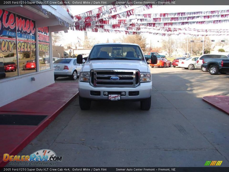 2005 Ford F250 Super Duty XLT Crew Cab 4x4 Oxford White / Dark Flint Photo #20
