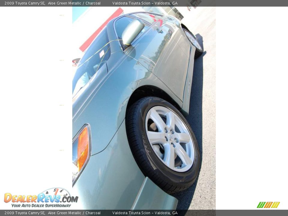 2009 Toyota Camry SE Aloe Green Metallic / Charcoal Photo #3