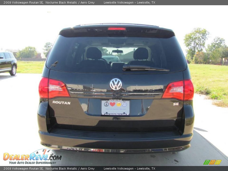 2009 Volkswagen Routan SE Nocturne Black Metallic / Aero Grey Photo #2