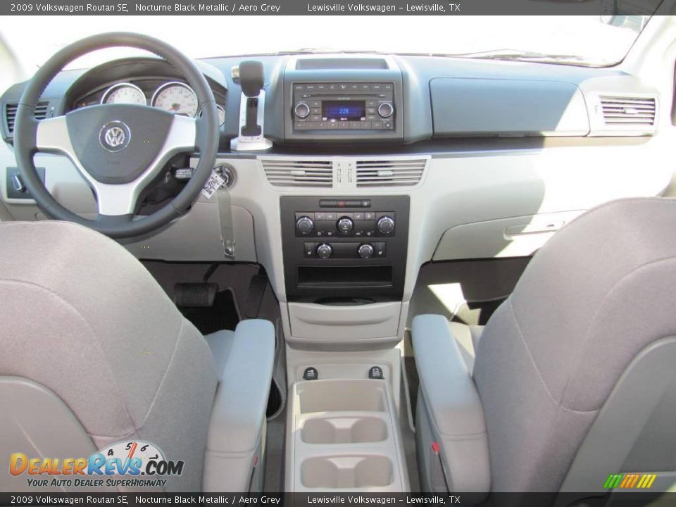 2009 Volkswagen Routan SE Nocturne Black Metallic / Aero Grey Photo #5