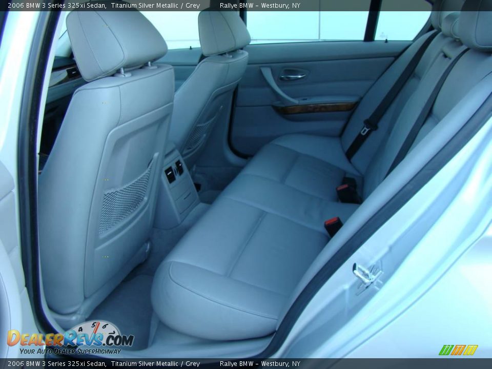 2006 BMW 3 Series 325xi Sedan Titanium Silver Metallic / Grey Photo #12