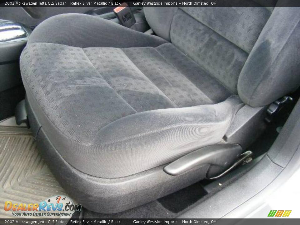 2002 Volkswagen Jetta GLS Sedan Reflex Silver Metallic / Black Photo #10