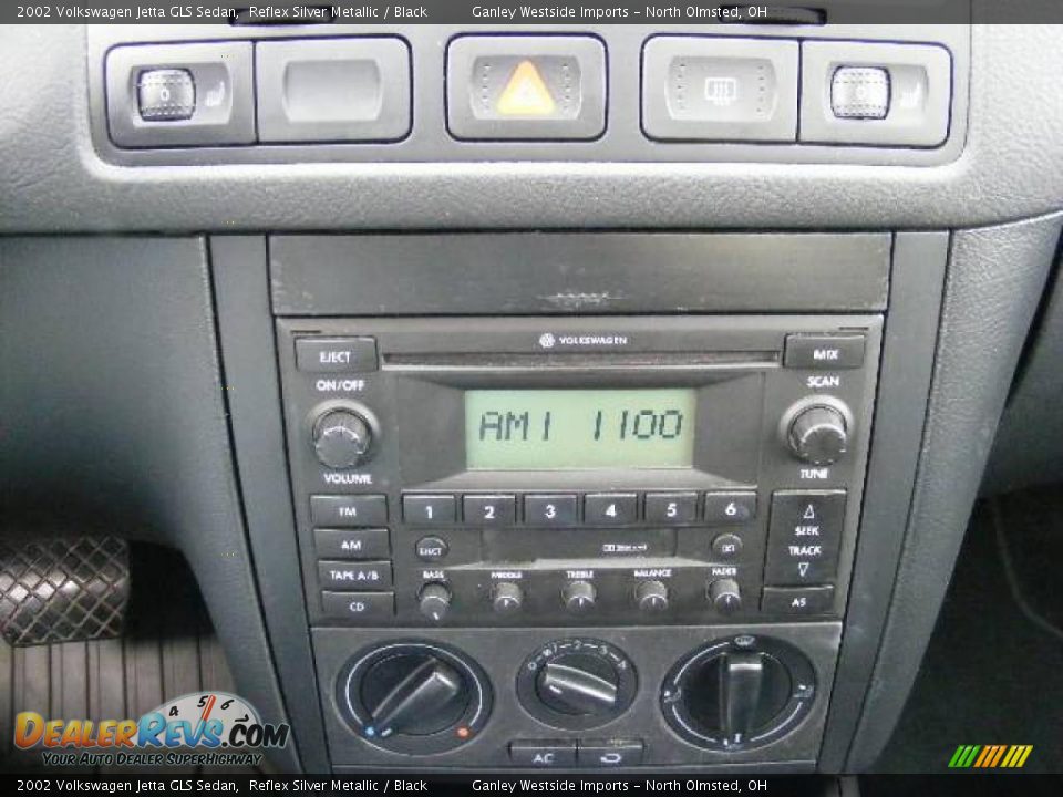 2002 Volkswagen Jetta GLS Sedan Reflex Silver Metallic / Black Photo #18