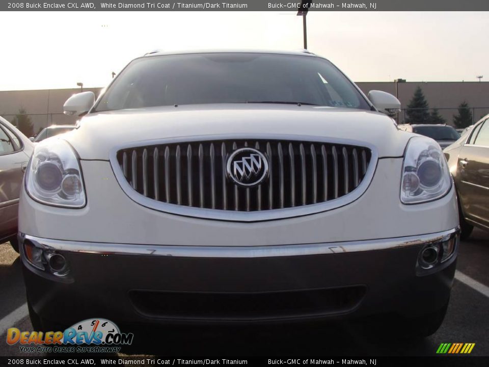 2008 Buick Enclave CXL AWD White Diamond Tri Coat / Titanium/Dark Titanium Photo #2