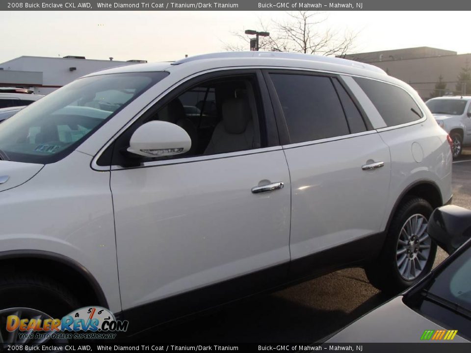 2008 Buick Enclave CXL AWD White Diamond Tri Coat / Titanium/Dark Titanium Photo #4