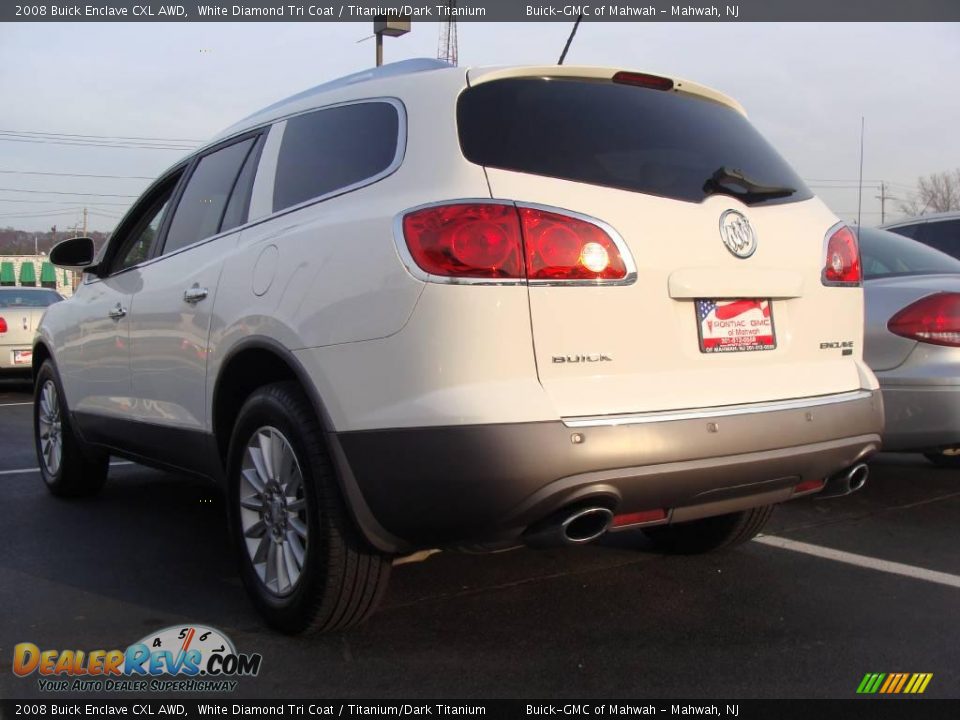 2008 Buick Enclave CXL AWD White Diamond Tri Coat / Titanium/Dark Titanium Photo #5