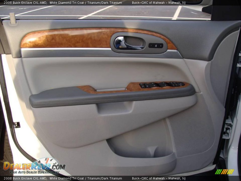 2008 Buick Enclave CXL AWD White Diamond Tri Coat / Titanium/Dark Titanium Photo #10