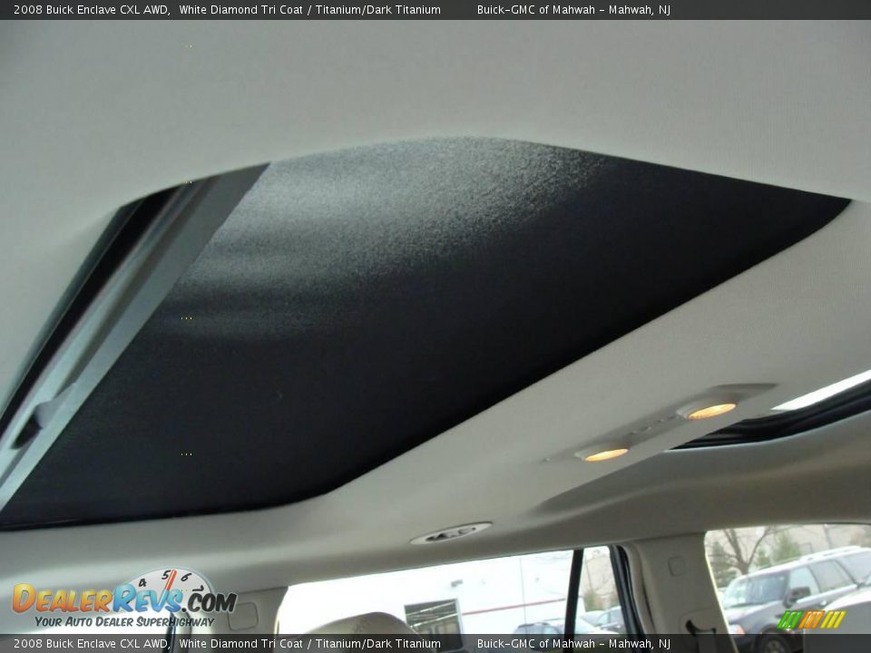 2008 Buick Enclave CXL AWD White Diamond Tri Coat / Titanium/Dark Titanium Photo #13