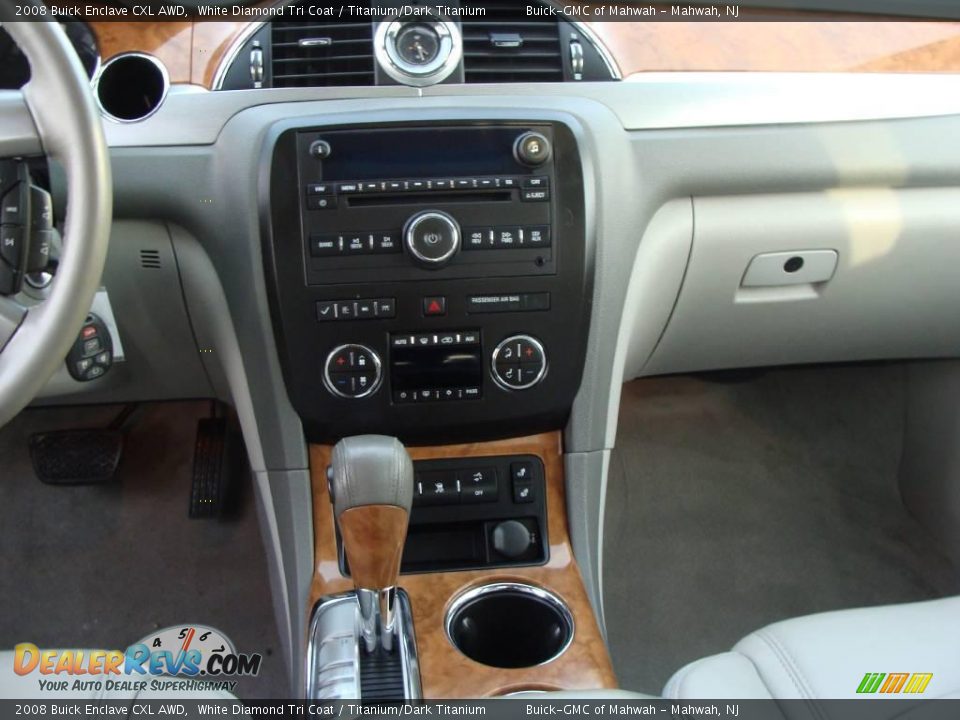 2008 Buick Enclave CXL AWD White Diamond Tri Coat / Titanium/Dark Titanium Photo #18