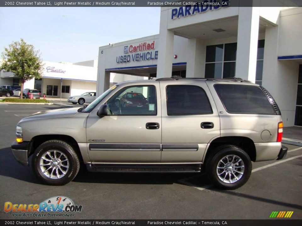 2002 Chevrolet Tahoe LS Light Pewter Metallic / Medium Gray/Neutral Photo #2