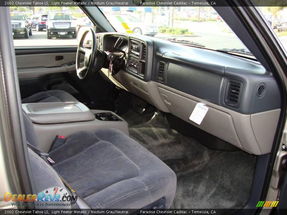 2002 Chevrolet Tahoe LS Light Pewter Metallic / Medium Gray/Neutral Photo #13