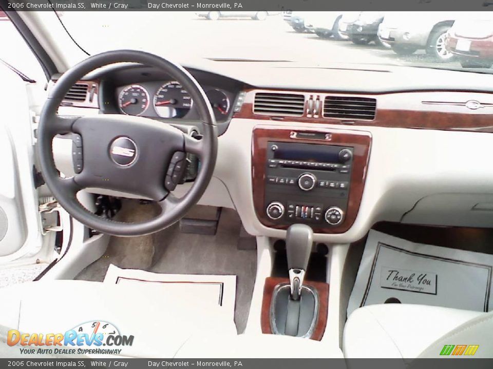 2006 Chevrolet Impala SS White / Gray Photo #12