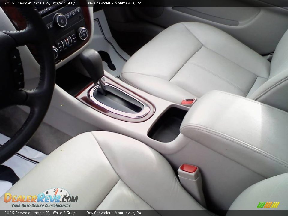 2006 Chevrolet Impala SS White / Gray Photo #15