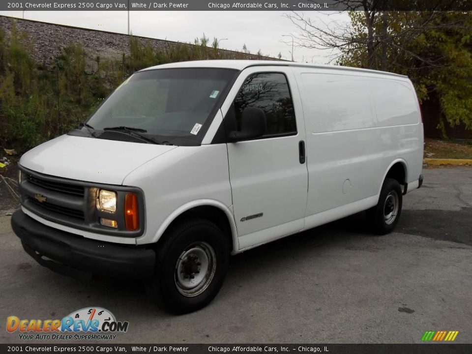 2001 Chevrolet Express 2500 Cargo Van White / Dark Pewter Photo #2