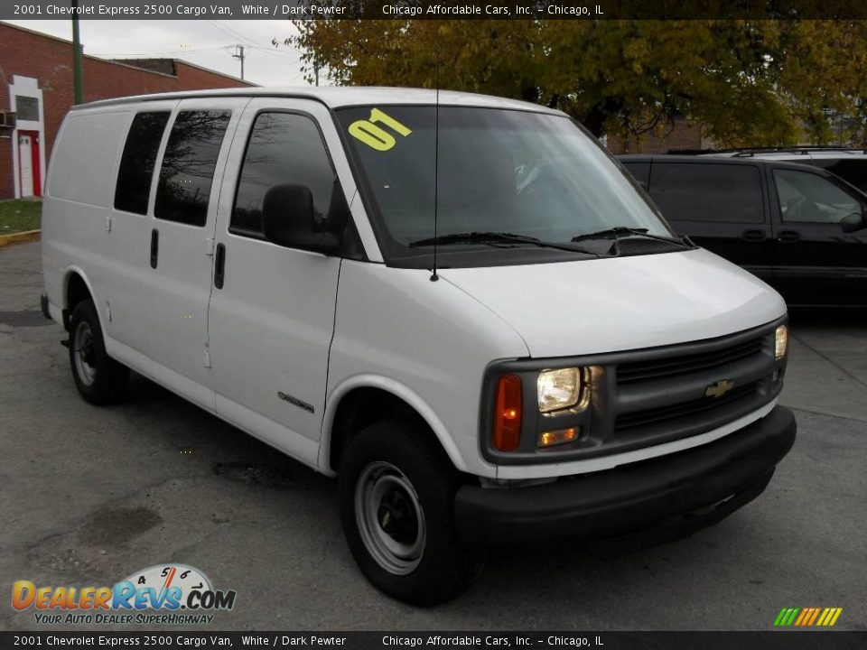 2001 Chevrolet Express 2500 Cargo Van White / Dark Pewter Photo #3