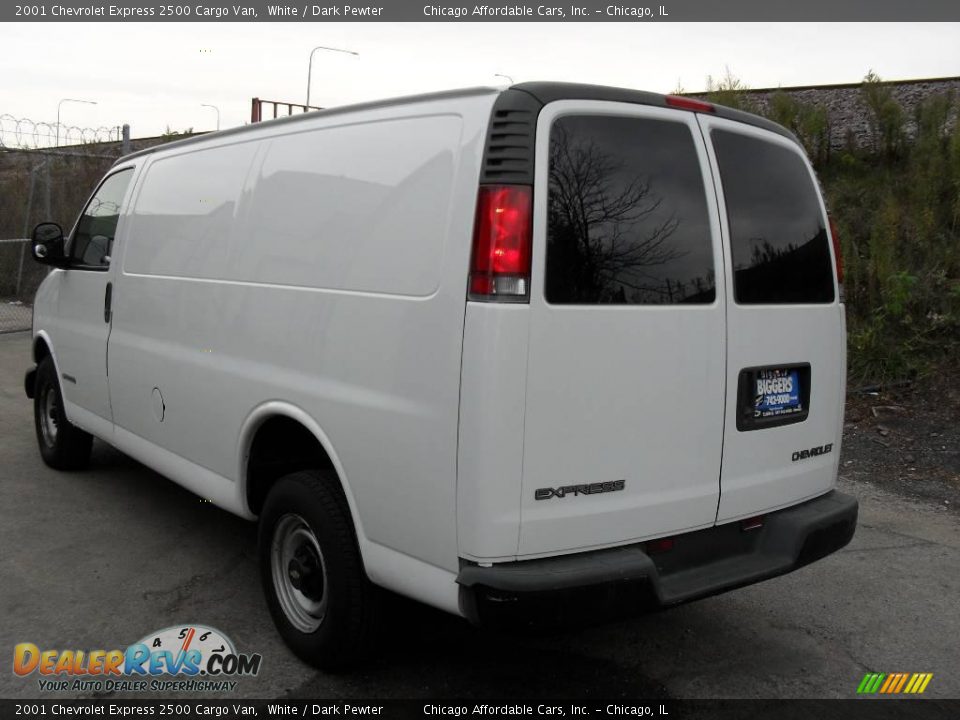 2001 Chevrolet Express 2500 Cargo Van White / Dark Pewter Photo #4