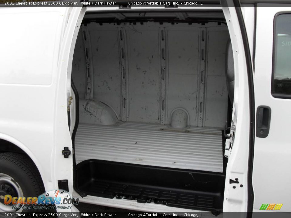 2001 Chevrolet Express 2500 Cargo Van White / Dark Pewter Photo #8
