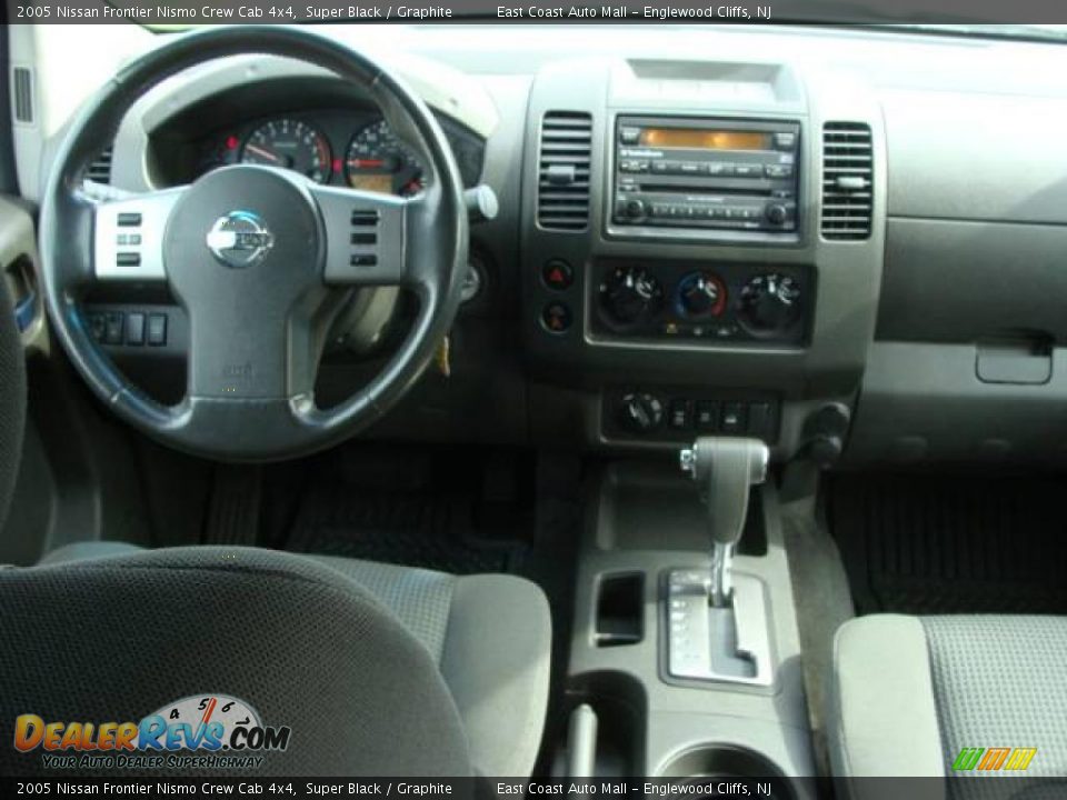 2005 Nissan Frontier Nismo Crew Cab 4x4 Super Black / Graphite Photo #9