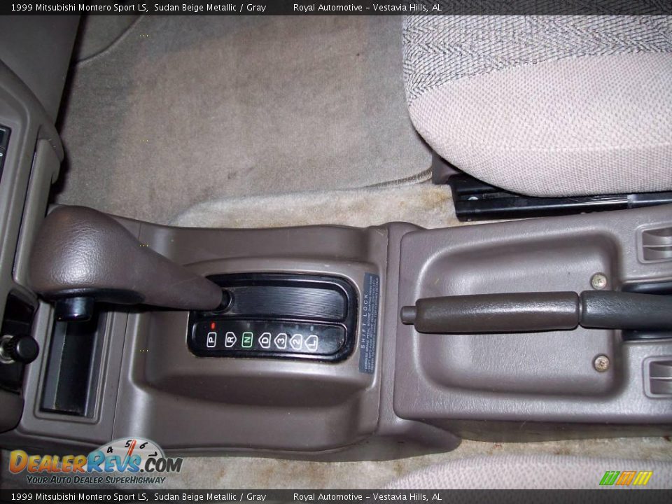 1999 Mitsubishi Montero Sport LS Sudan Beige Metallic / Gray Photo #16