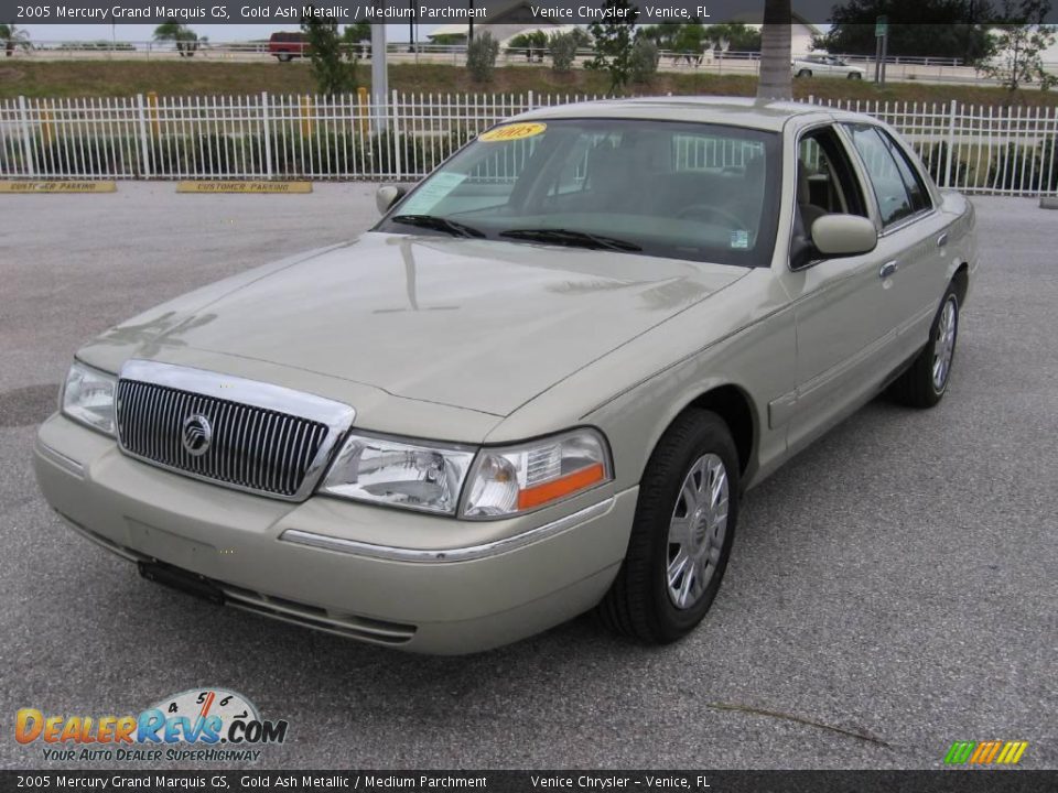 2005 Mercury Grand Marquis GS Gold Ash Metallic / Medium Parchment Photo #2