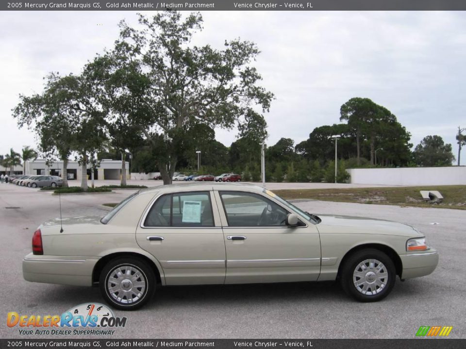 2005 Mercury Grand Marquis GS Gold Ash Metallic / Medium Parchment Photo #3