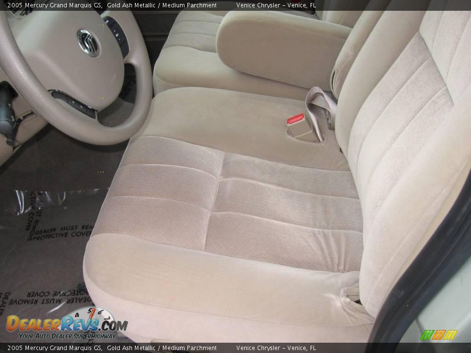 2005 Mercury Grand Marquis GS Gold Ash Metallic / Medium Parchment Photo #9