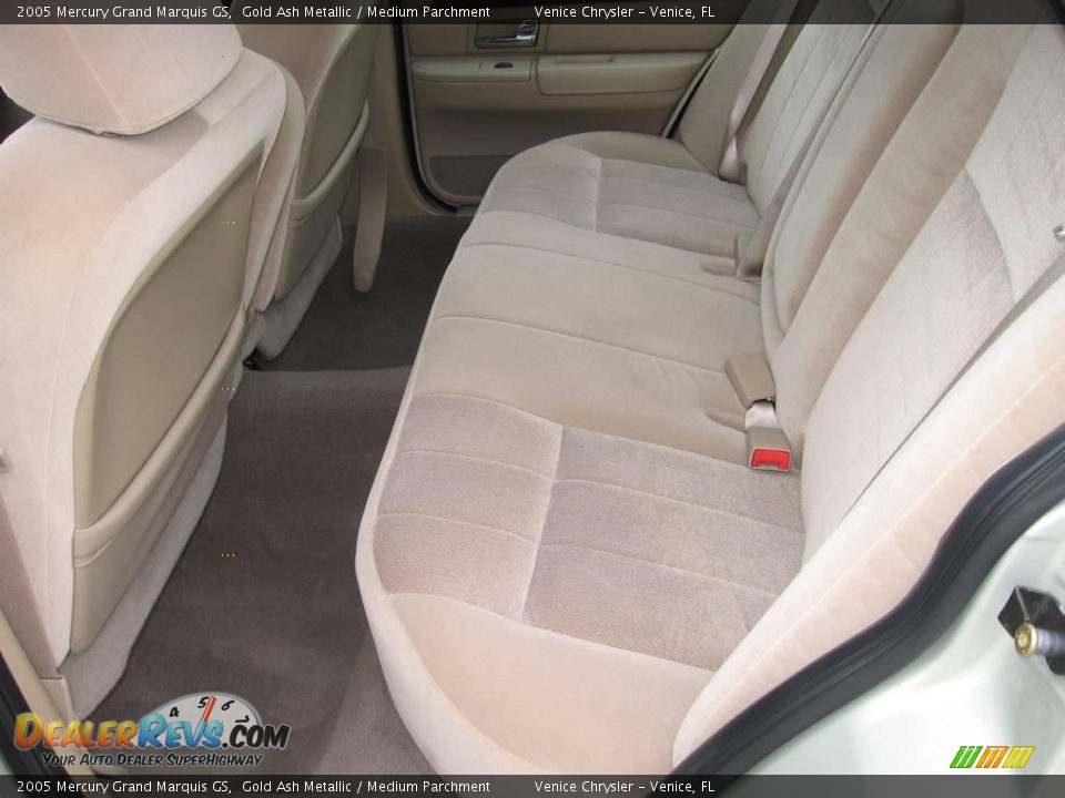 2005 Mercury Grand Marquis GS Gold Ash Metallic / Medium Parchment Photo #11