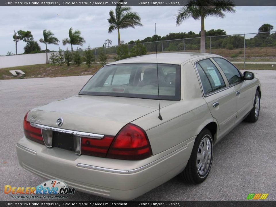 2005 Mercury Grand Marquis GS Gold Ash Metallic / Medium Parchment Photo #17