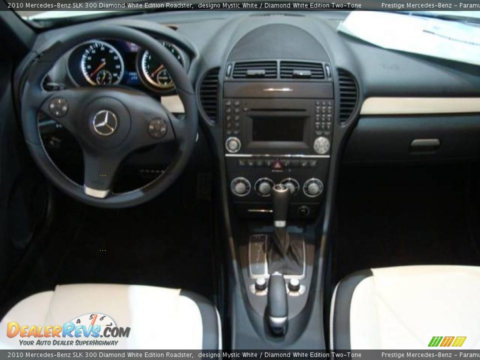 2010 Mercedes-Benz SLK 300 Diamond White Edition Roadster designo Mystic White / Diamond White Edition Two-Tone Photo #10