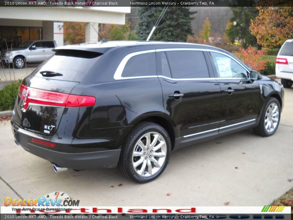2010 Lincoln MKT AWD Tuxedo Black Metallic / Charcoal Black Photo #2