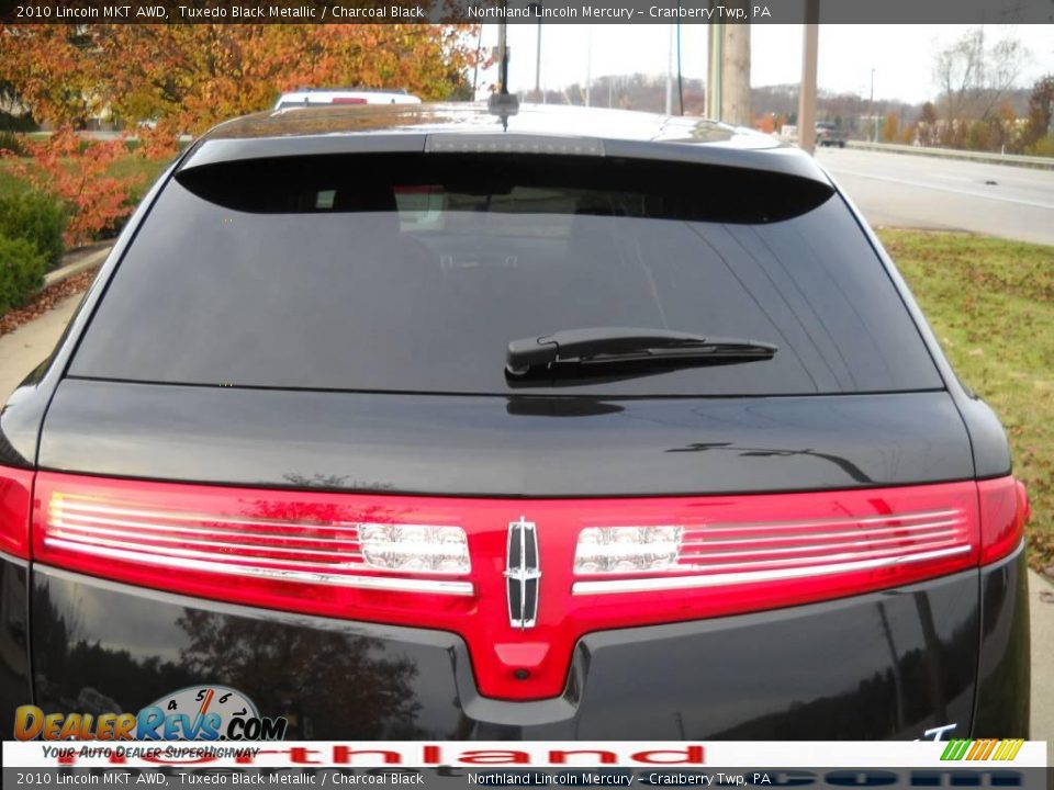 2010 Lincoln MKT AWD Tuxedo Black Metallic / Charcoal Black Photo #3