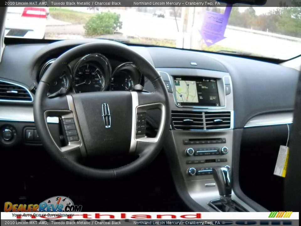 2010 Lincoln MKT AWD Tuxedo Black Metallic / Charcoal Black Photo #11
