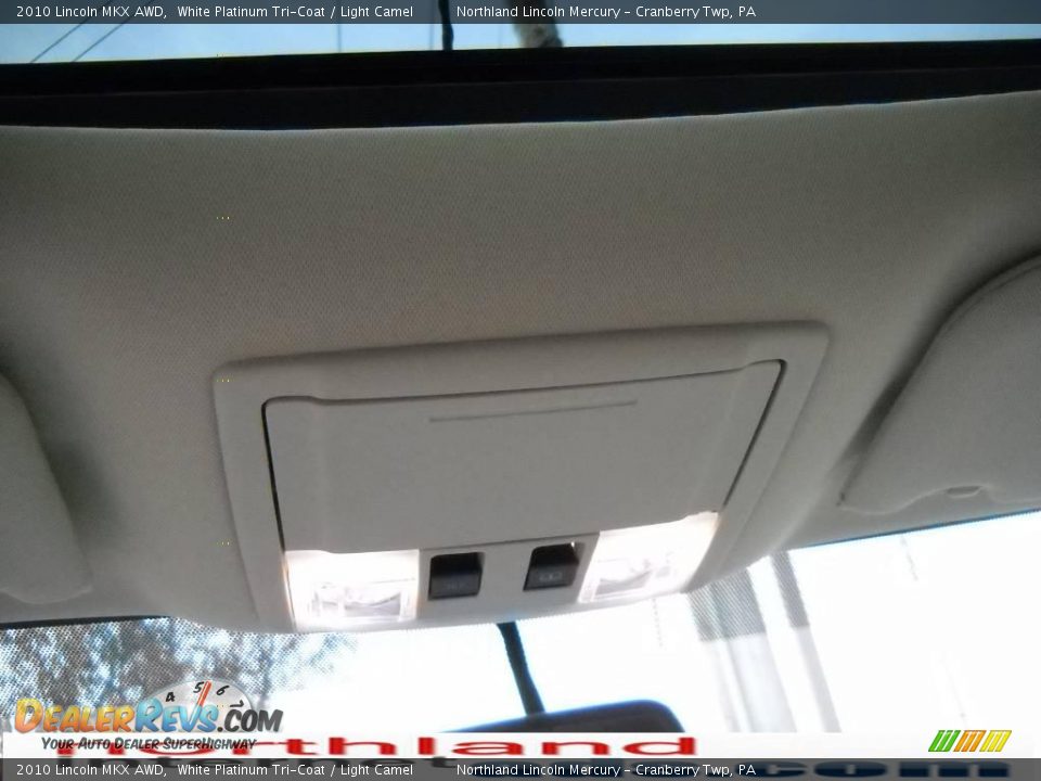 2010 Lincoln MKX AWD White Platinum Tri-Coat / Light Camel Photo #17