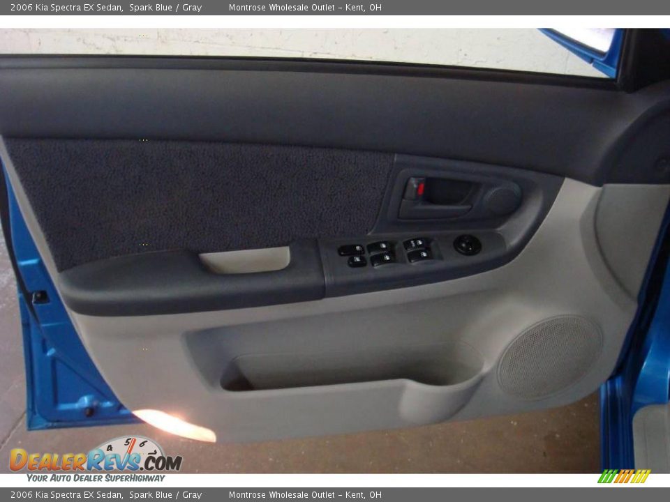 2006 Kia Spectra EX Sedan Spark Blue / Gray Photo #16