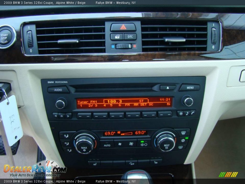 2009 BMW 3 Series 328xi Coupe Alpine White / Beige Photo #12
