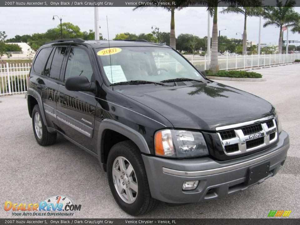 2007 Isuzu Ascender S Onyx Black / Dark Gray/Light Gray Photo #1