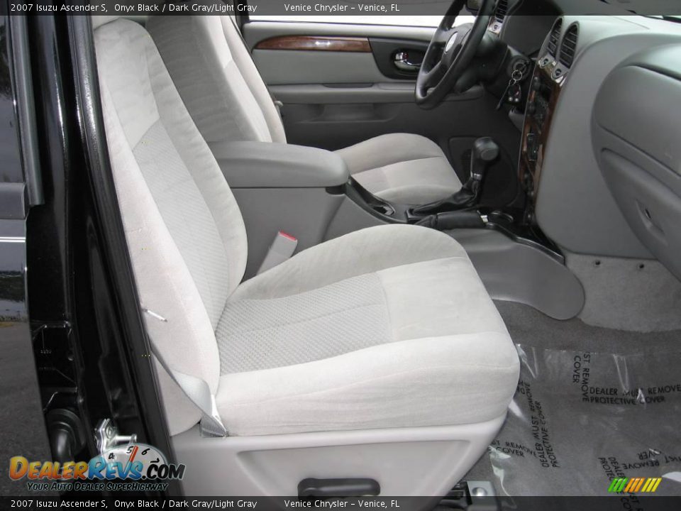 2007 Isuzu Ascender S Onyx Black / Dark Gray/Light Gray Photo #8