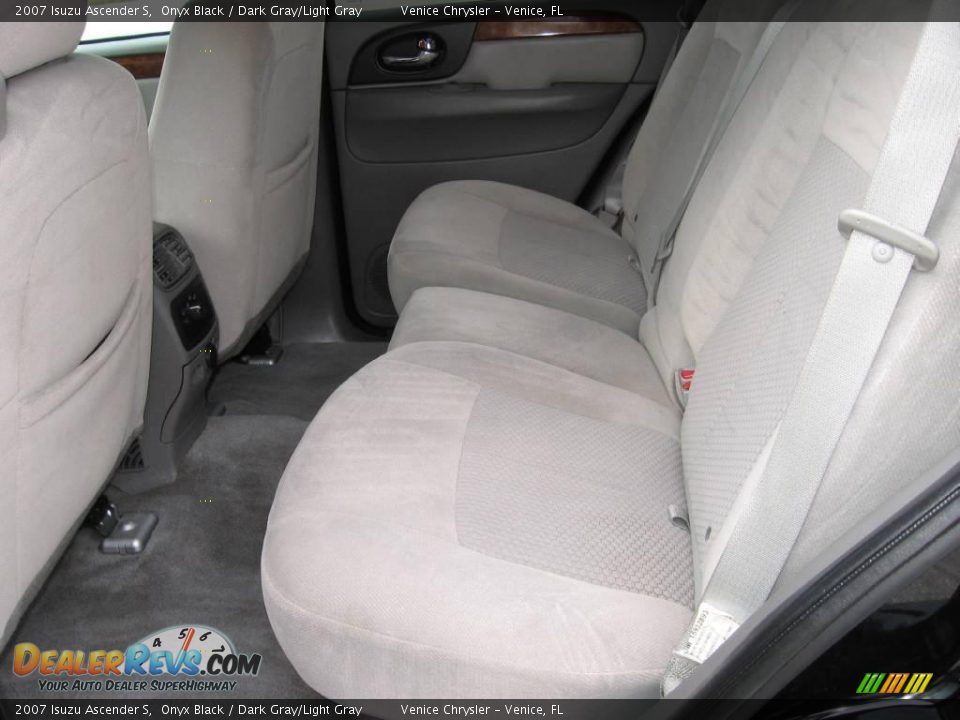 2007 Isuzu Ascender S Onyx Black / Dark Gray/Light Gray Photo #9