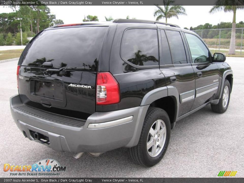 2007 Isuzu Ascender S Onyx Black / Dark Gray/Light Gray Photo #15