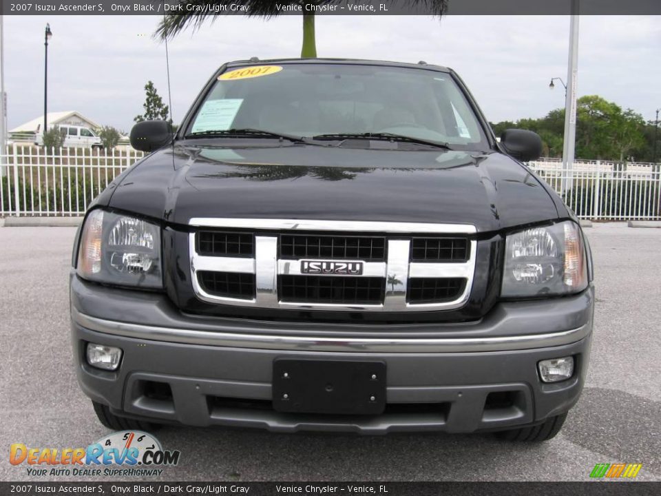 2007 Isuzu Ascender S Onyx Black / Dark Gray/Light Gray Photo #19