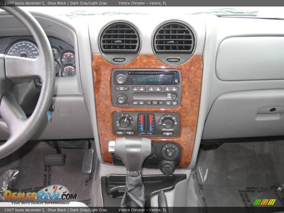 2007 Isuzu Ascender S Onyx Black / Dark Gray/Light Gray Photo #22
